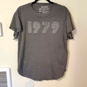 Pebby Forevee 1979 side slit tee